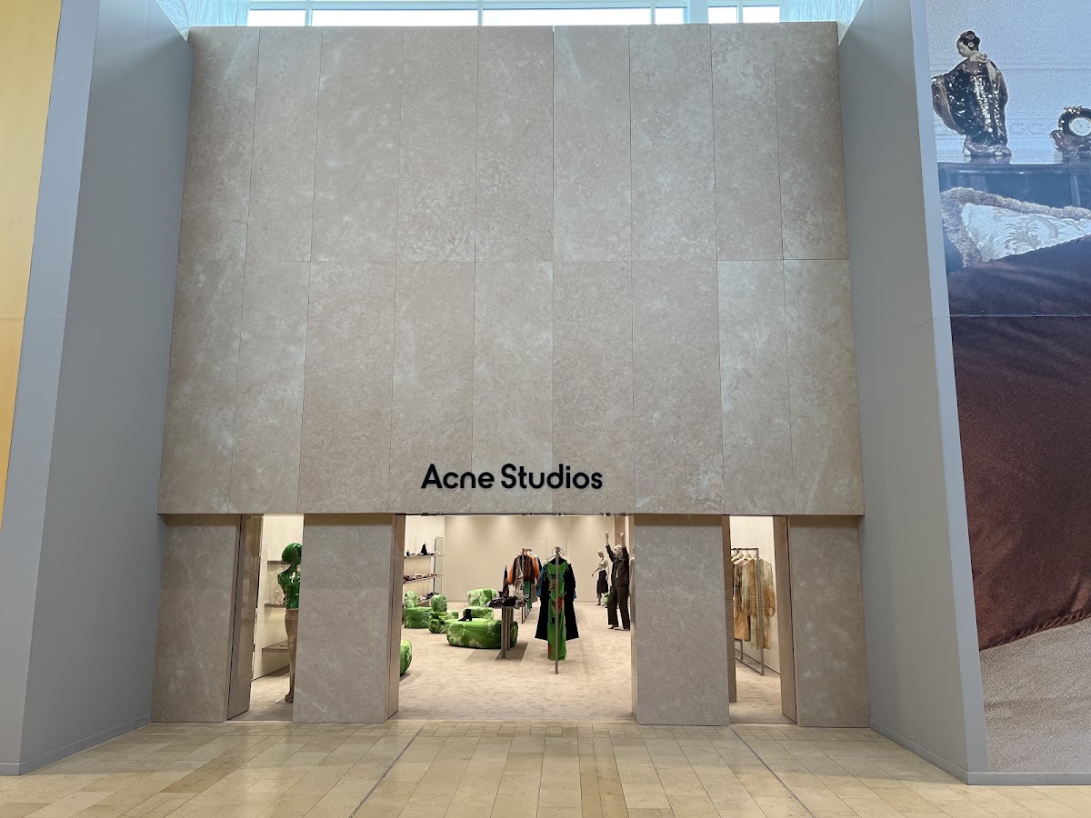 Acne Studios, Maisons de mode