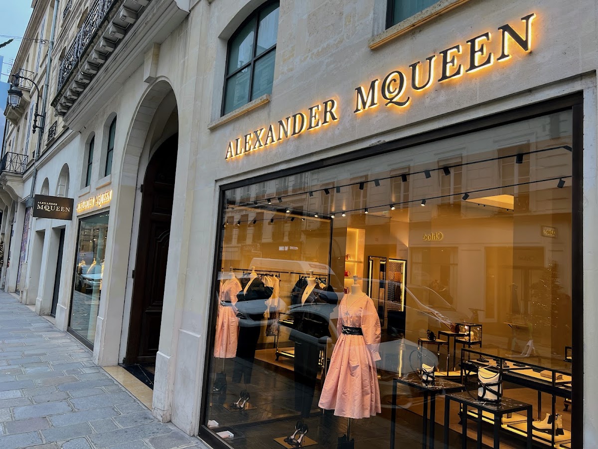 Alexander McQueen Paris Rue de Turenne, Maisons de mode, à Paris