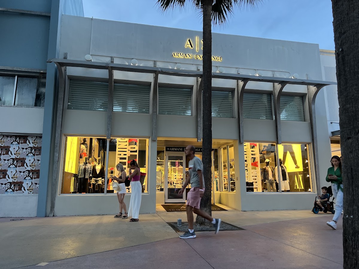 Armani Exchange, Maisons de mode