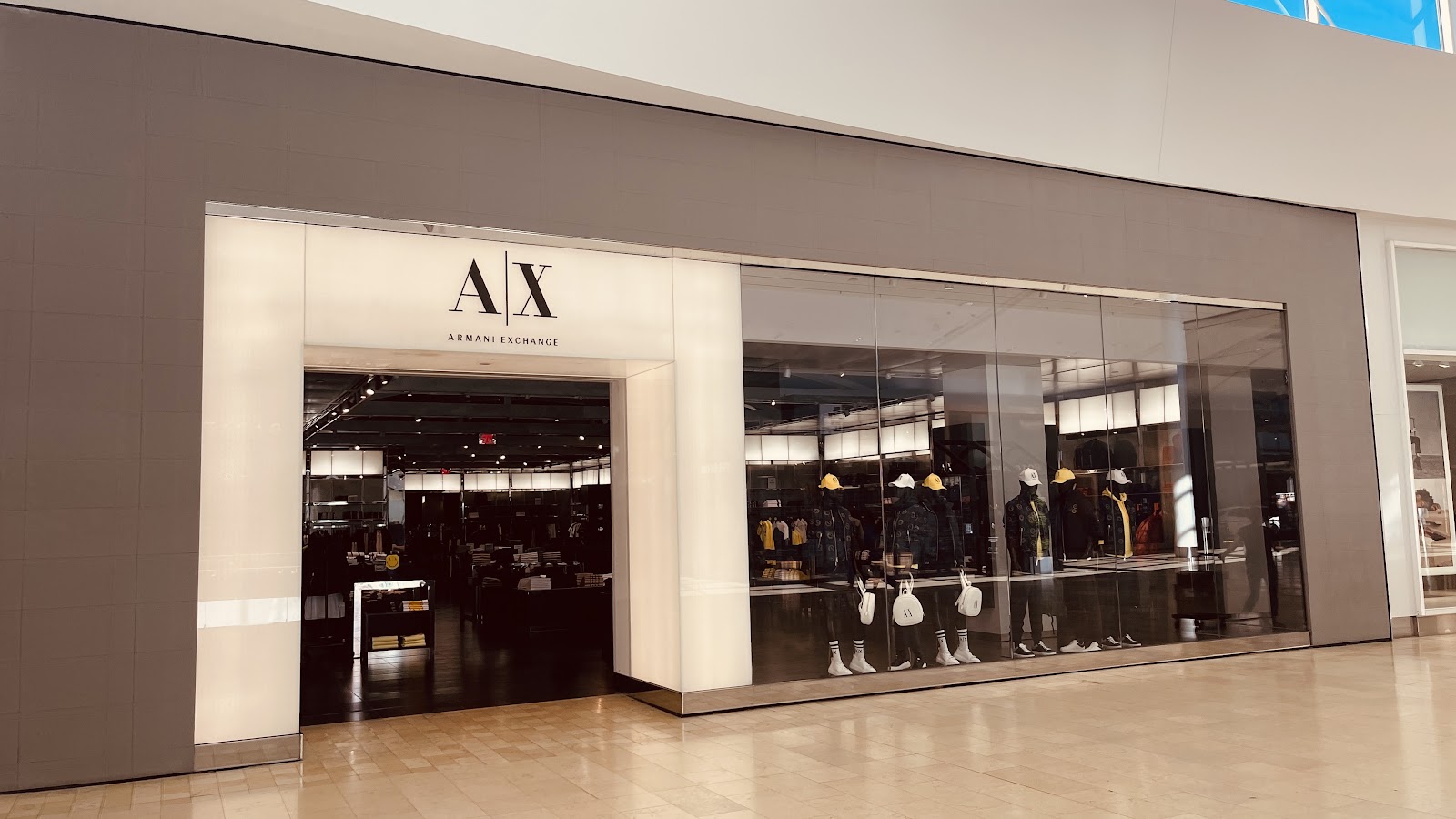 Armani Exchange, Maisons de mode
