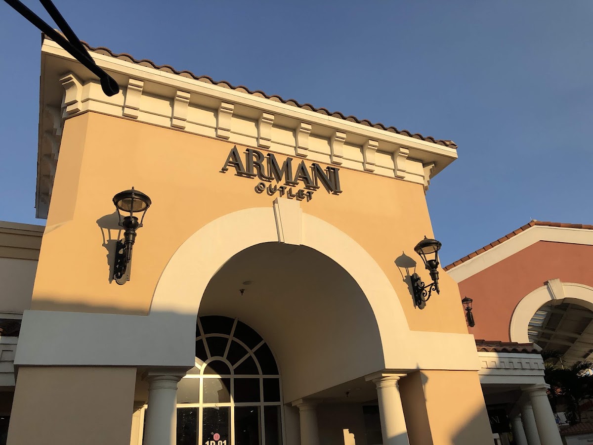 Armani Exchange, Maisons de mode