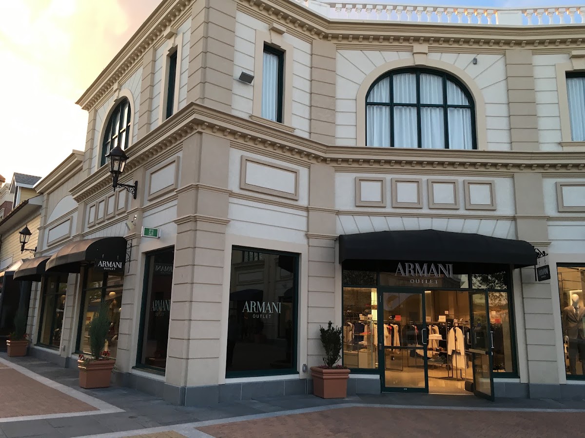 Armani Exchange, Maisons de mode