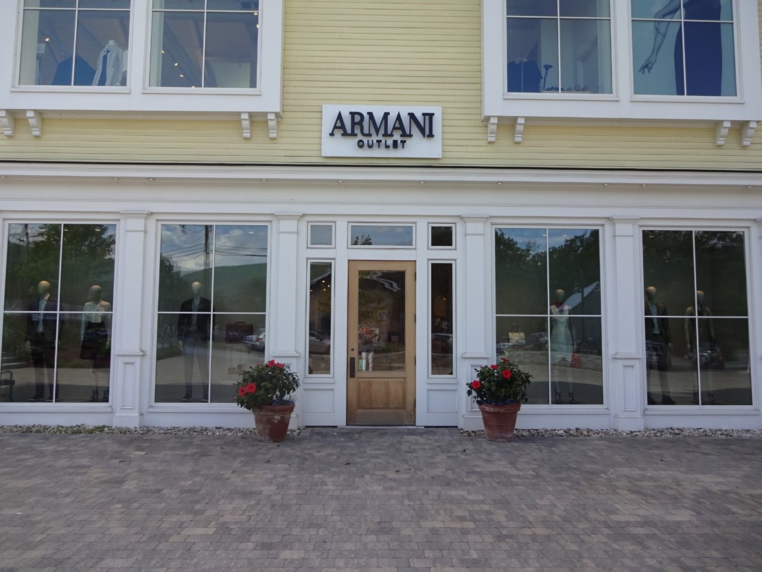 Armani Outlet Manchester, Maisons de mode