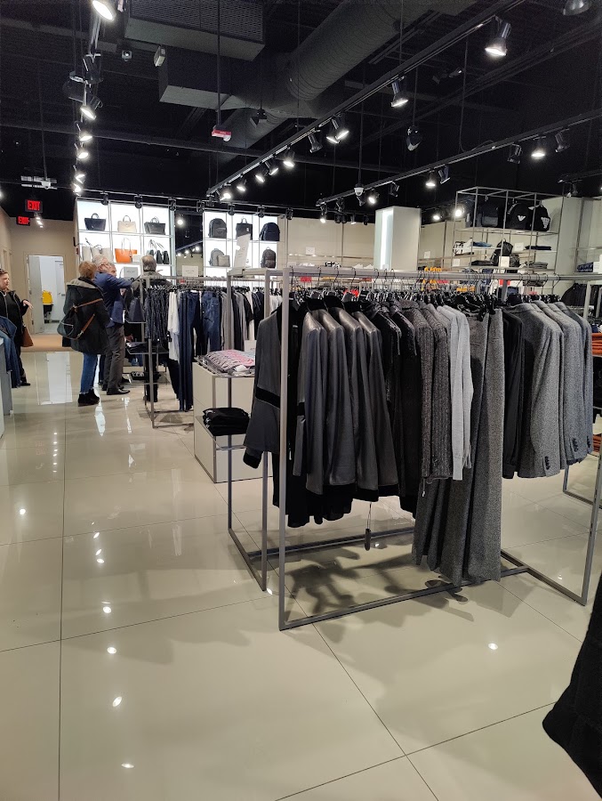 Armani Outlet, Maisons de mode