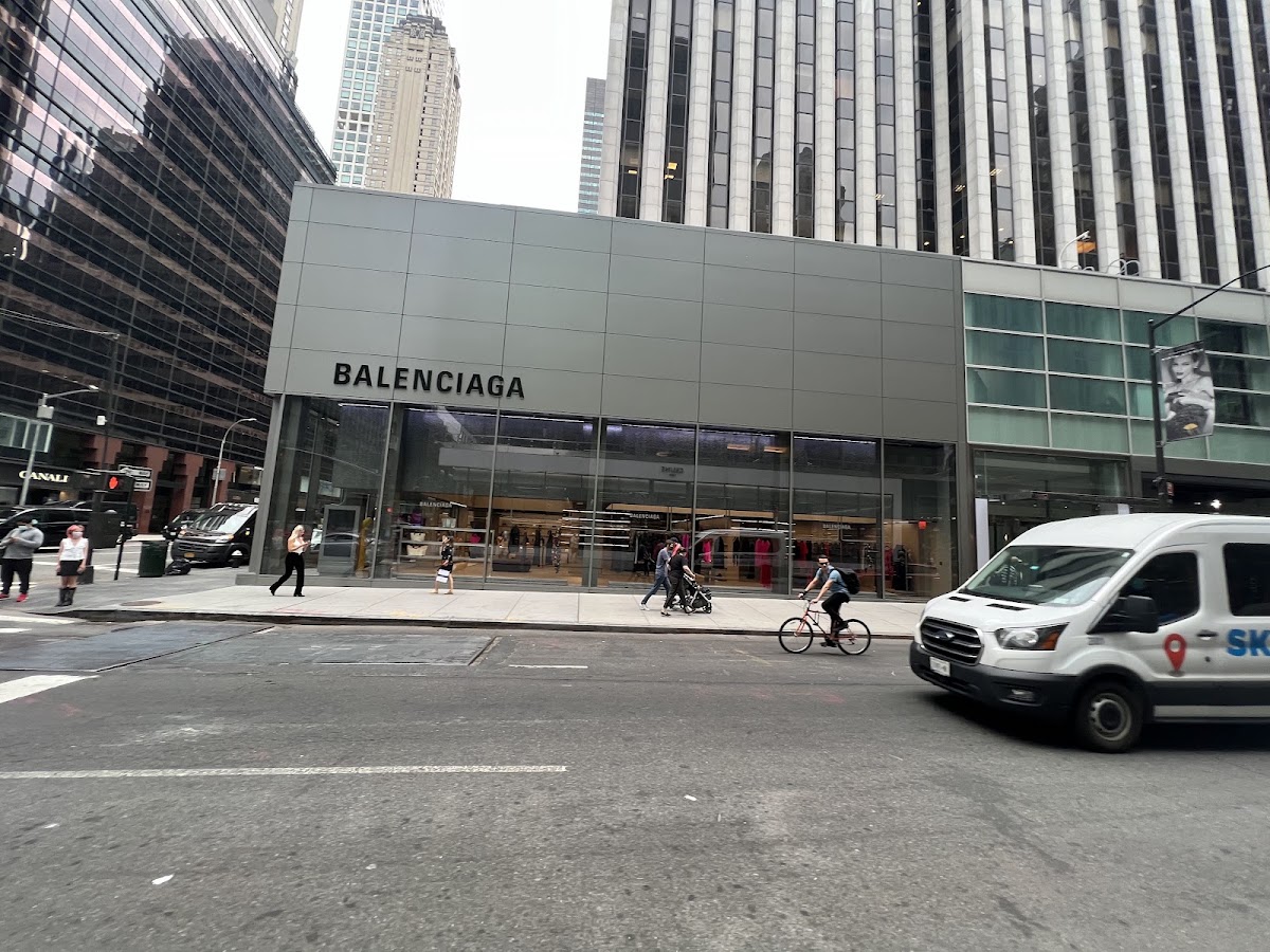 Balenciaga New York Madison Avenue, Maisons de mode, à New York