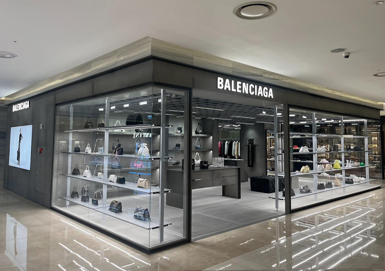Balenciaga Seoul Gangnam, Maisons de mode
