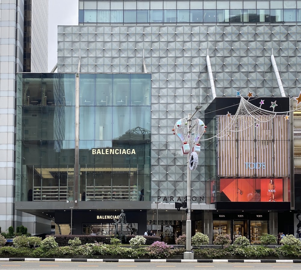 Balenciaga Singapore Orchard, Maisons de mode