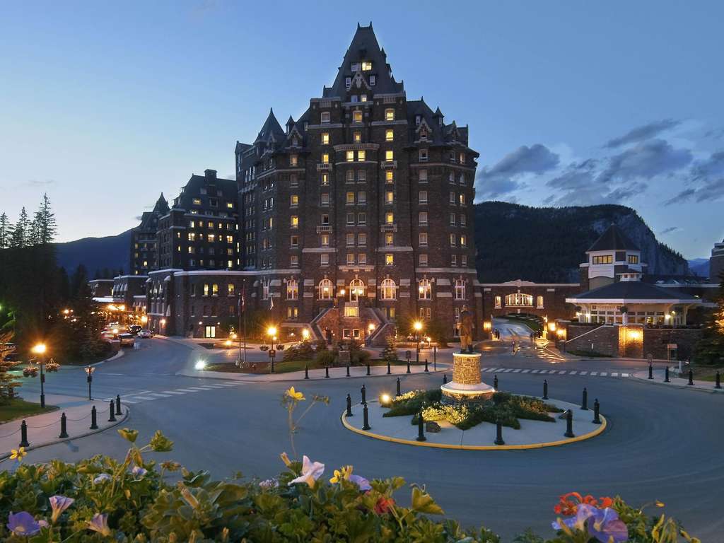 Banff National Park Resort, Hôtels et palaces