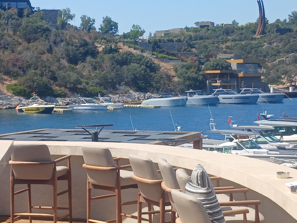 Blue Beach Club & Bar