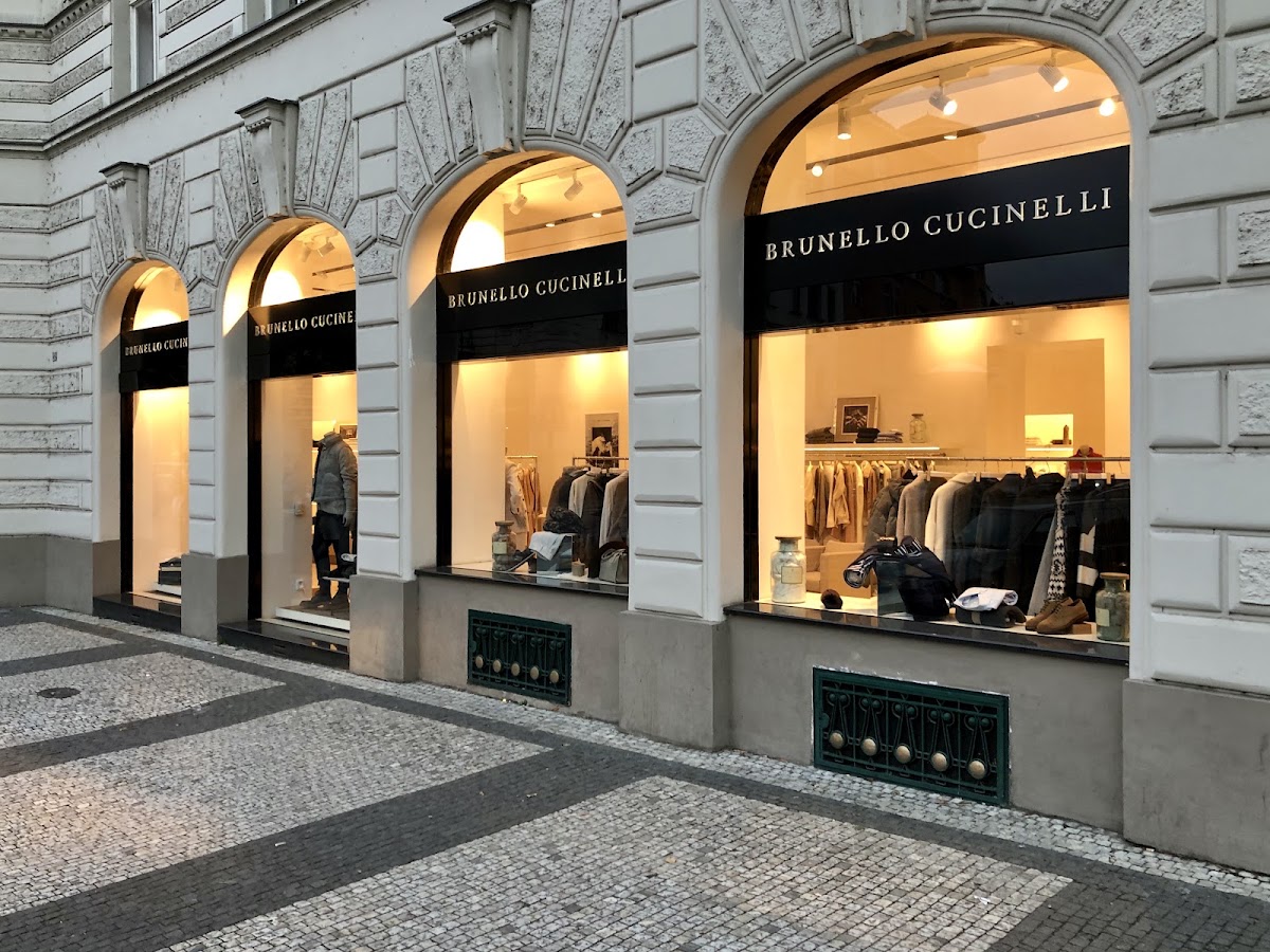 Brunello Cucinelli, Maisons de mode