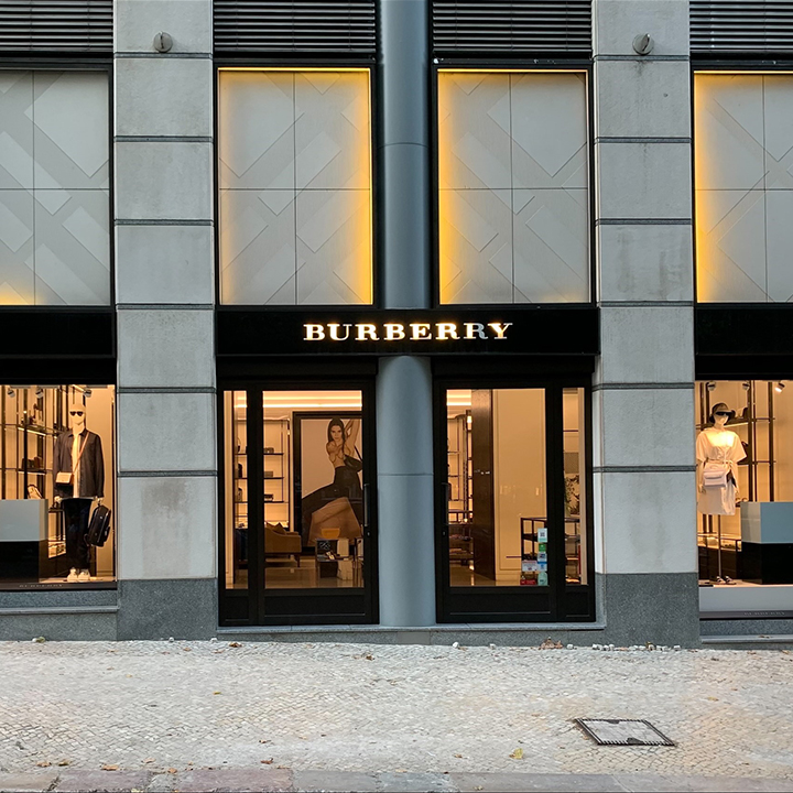Burberry, Maisons de mode