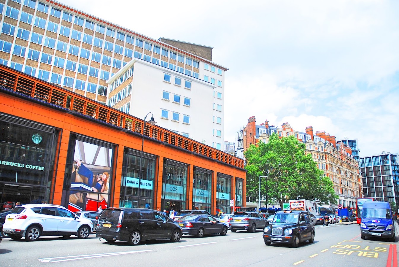 Burberry, Maisons de mode, à Londres
