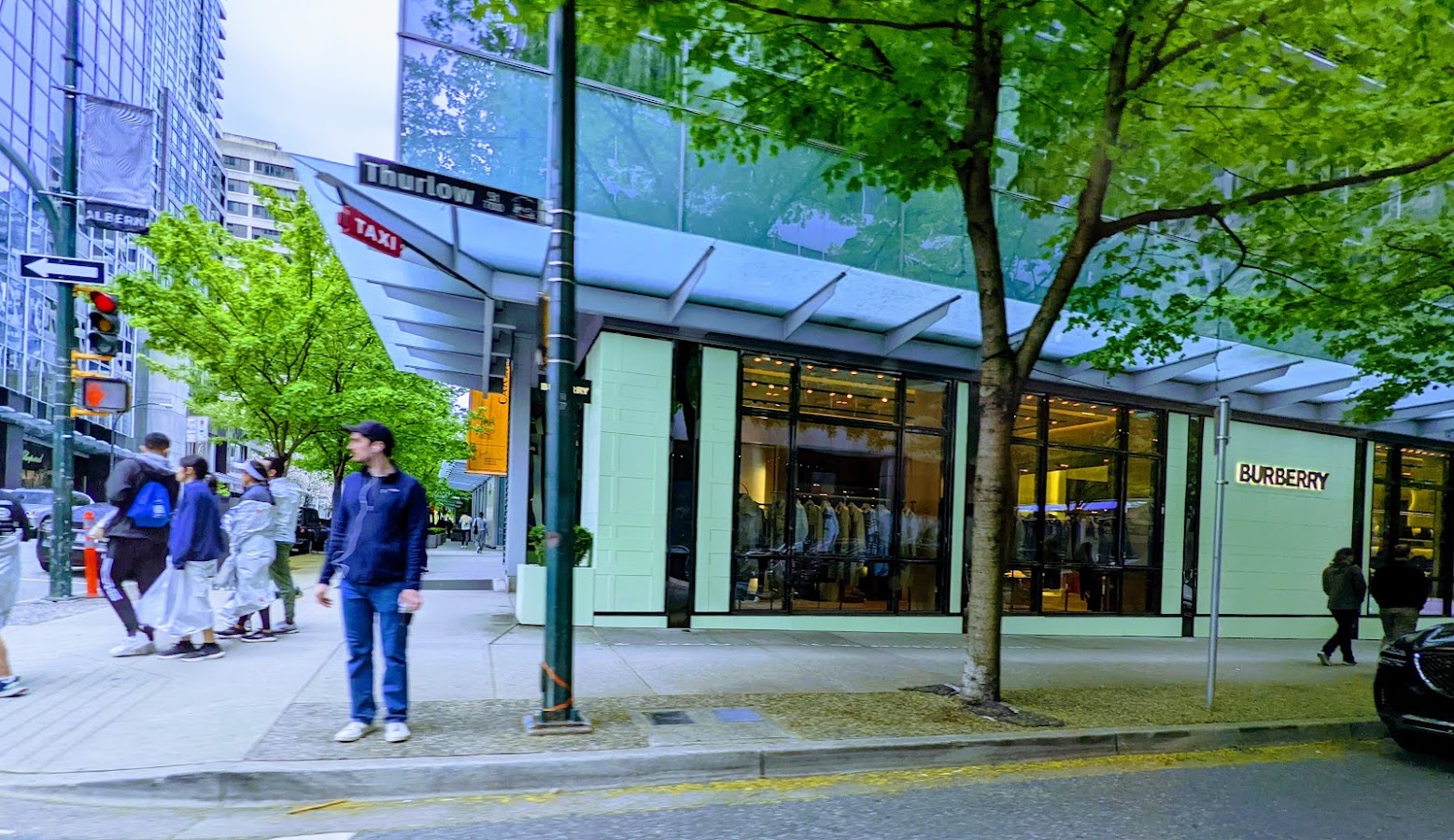 Burberry, Maisons de mode