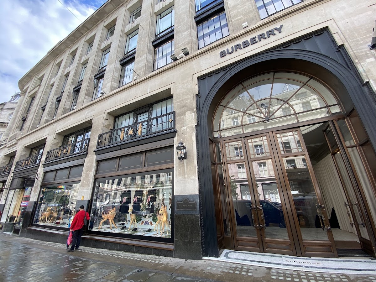 Burberry Flagship London, Maisons de mode, à Londres