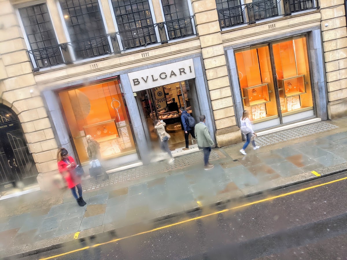 Bvlgari, Maisons de mode, à Londres