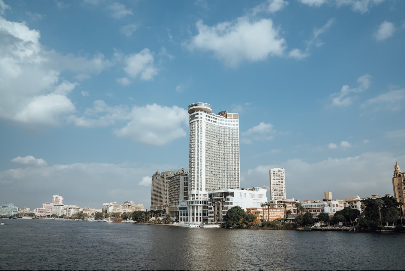 Cairo Nile Hilton, Hôtels et palaces