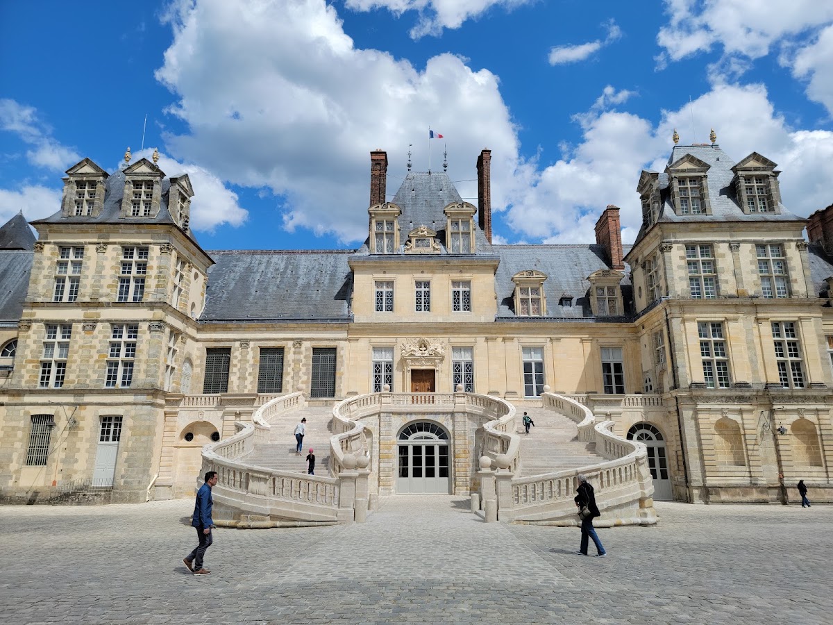 Château de Fontainebleau Paris, Hôtels et palaces
