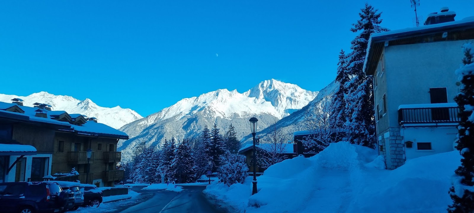 Courchevel 1850, Hôtels et palaces
