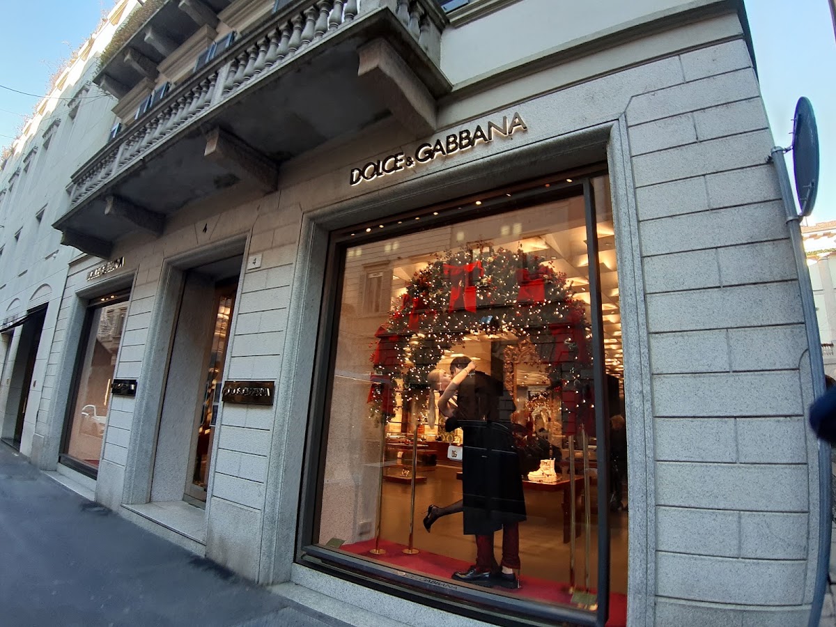 Dolce & Gabbana Via Montenapoleone, Maisons de mode, à Milan