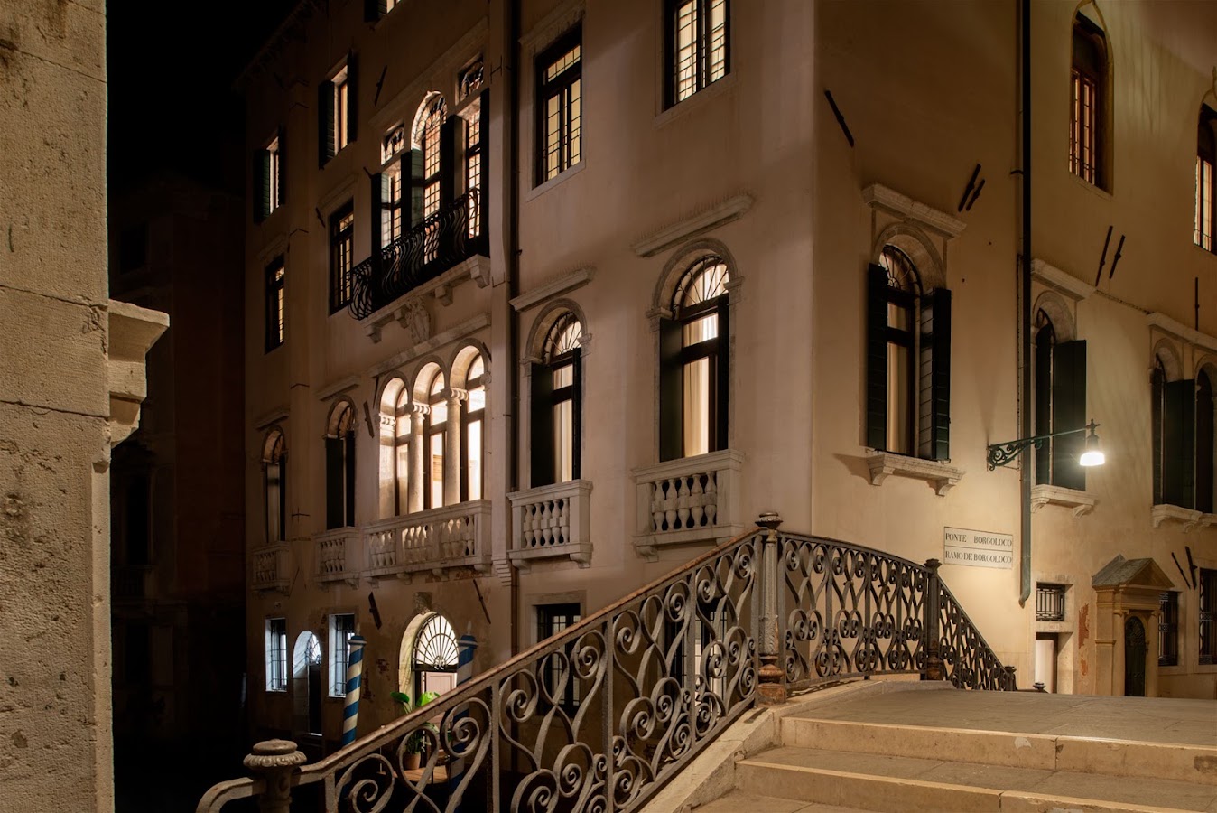 Eight Venezia, Hôtels et palaces