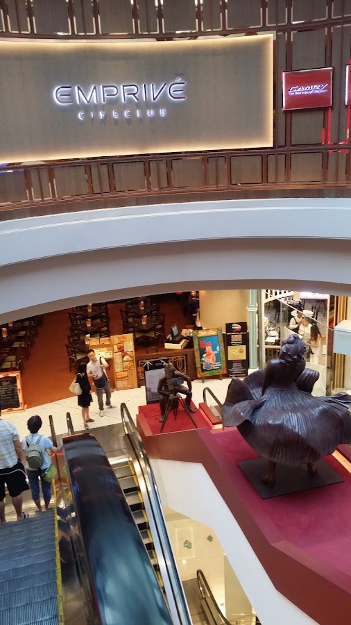 Emporium Bangkok, Maisons de mode