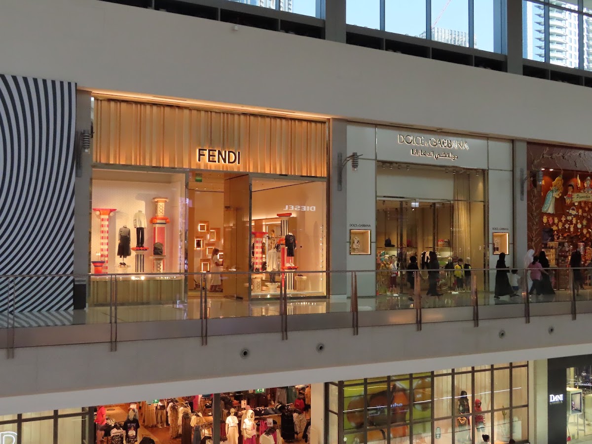 Fendi Dubai Mall, Maisons de mode, à Dubaï