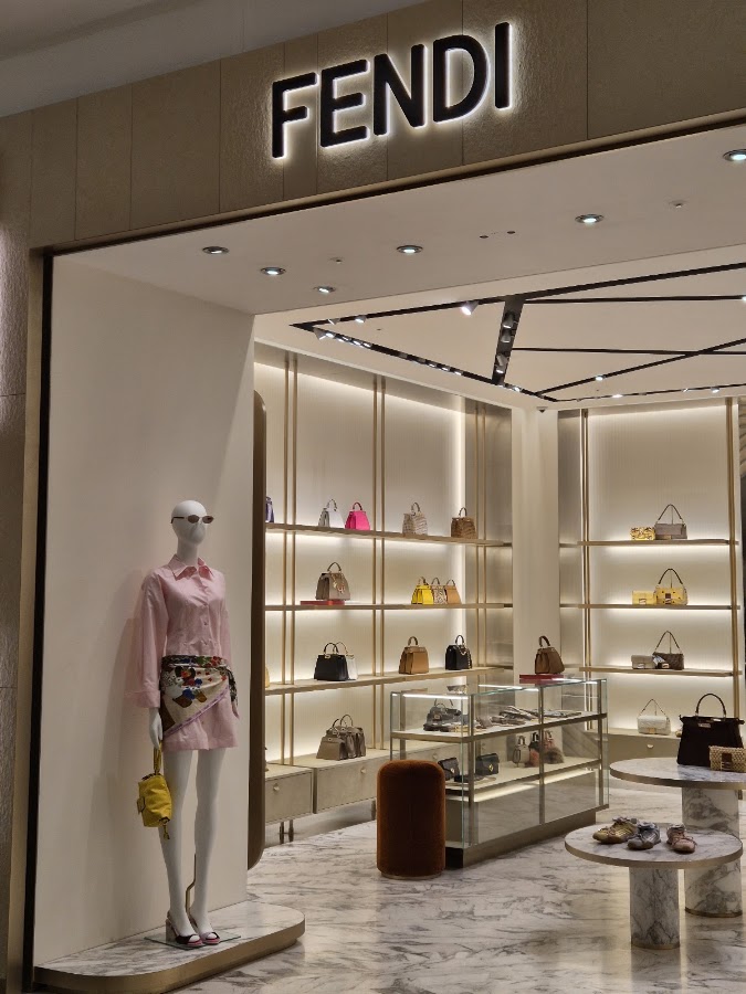 Fendi Seoul Myeongdong, Maisons de mode