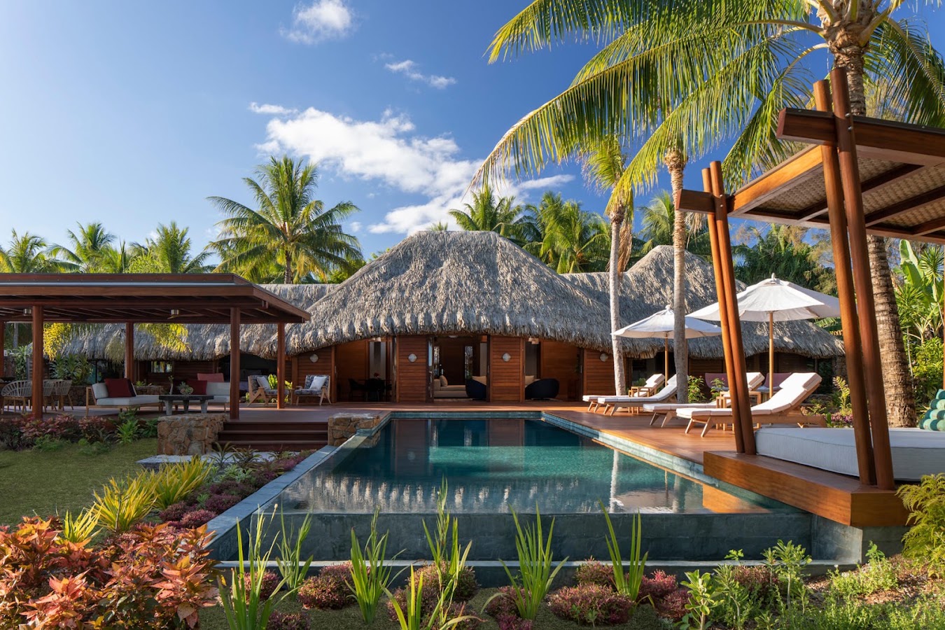 Four Seasons Bora Bora, Hôtels et palaces