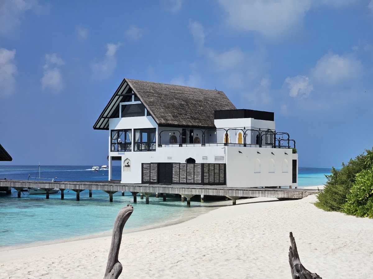 Four Seasons Maldives Landaa Giraavaru, Hôtels et palaces