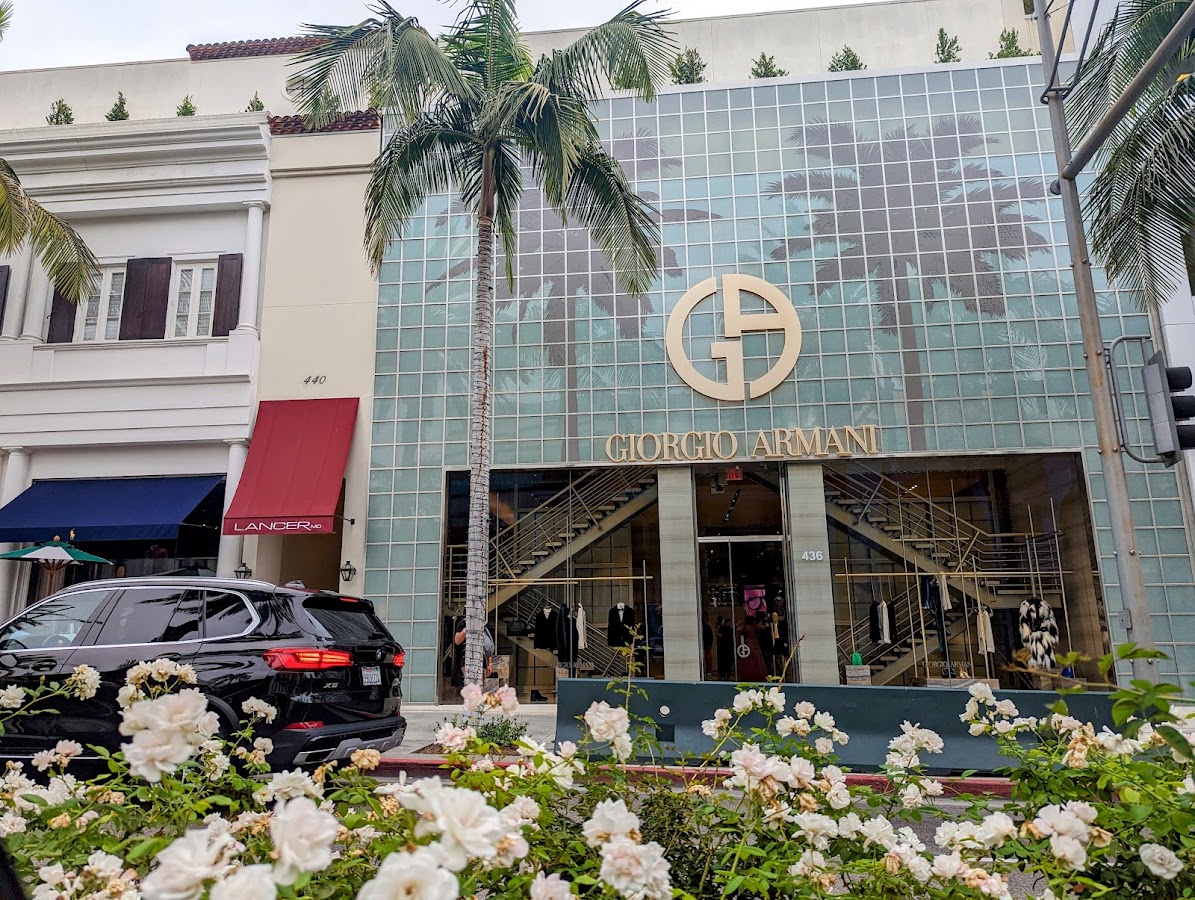 Giorgio Armani, Maisons de mode