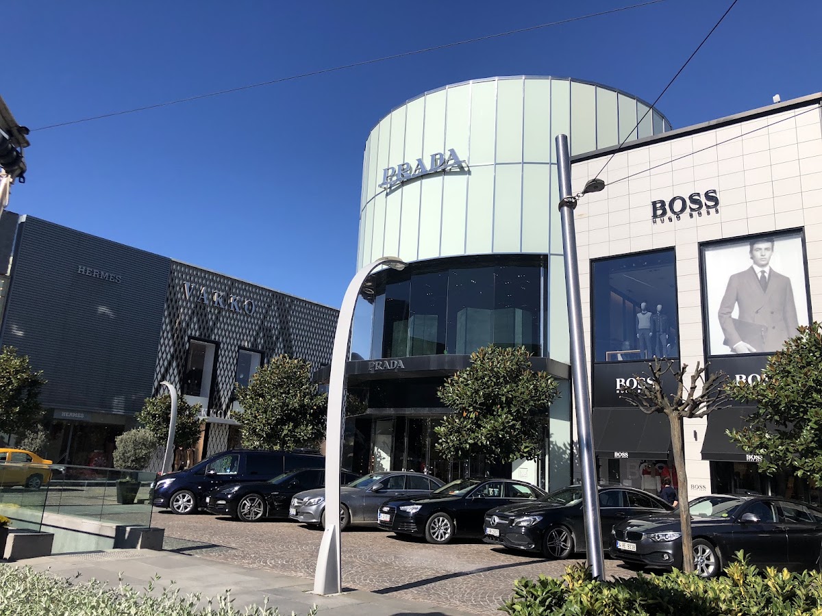 Gucci Istanbul, Maisons de mode