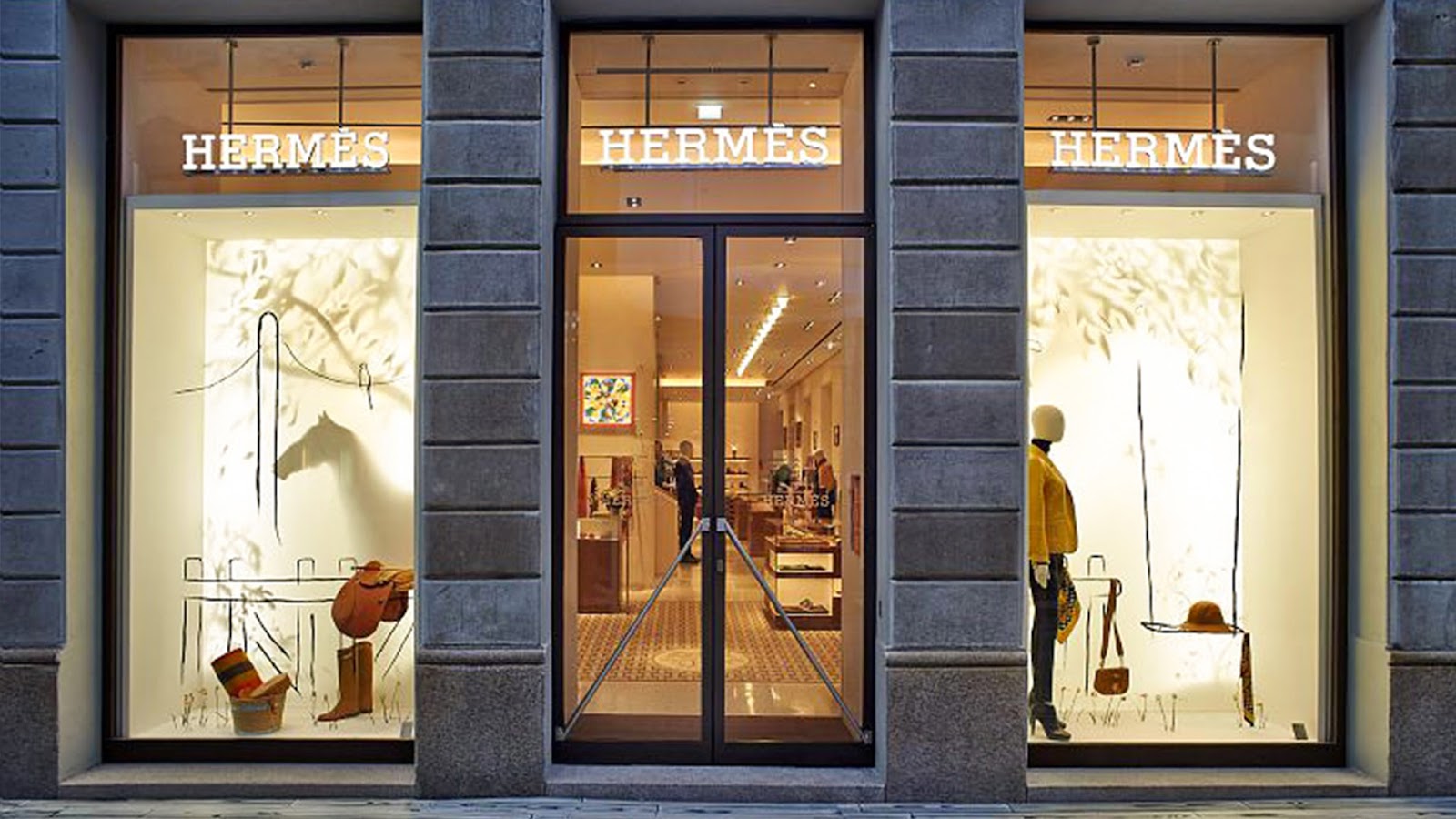 Hermès, Maisons de mode, à Milan
