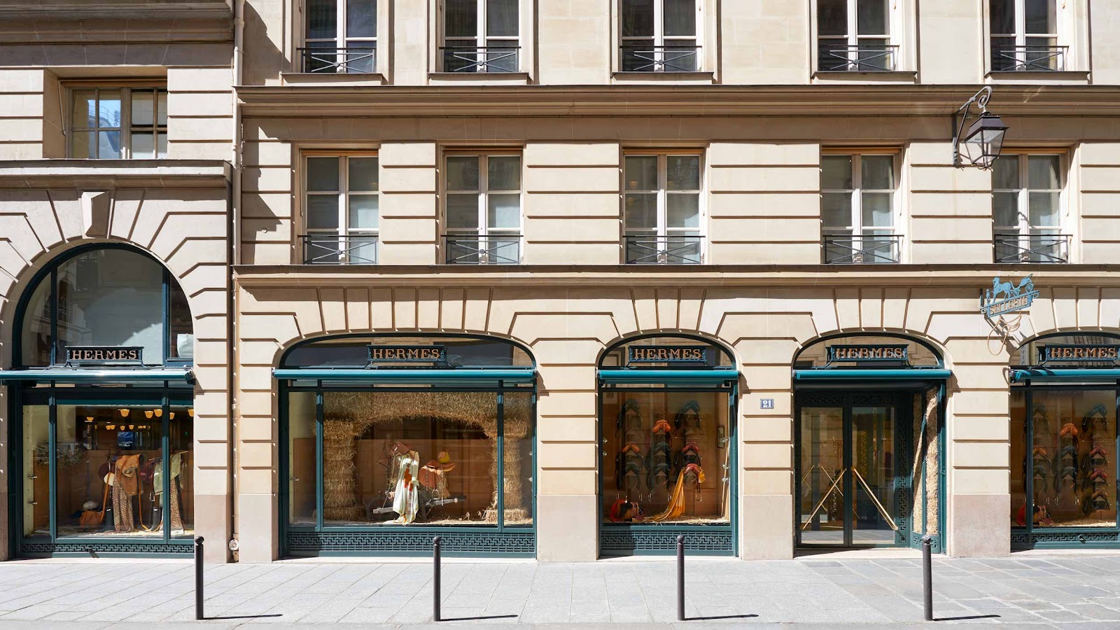 Hermès, Maisons de mode, à Paris