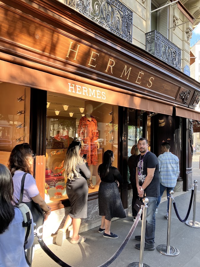 Hermès Avenue George V Paris, Maisons de mode, à Paris