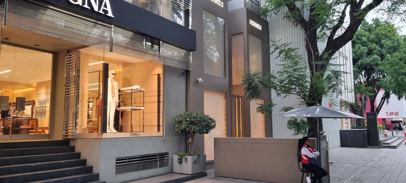 Hermès Mexico City, Maisons de mode