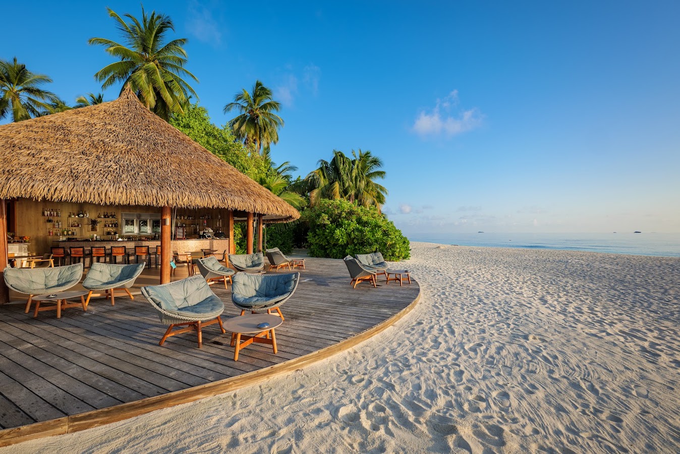 Kandolhu Maldives, Hôtels et palaces
