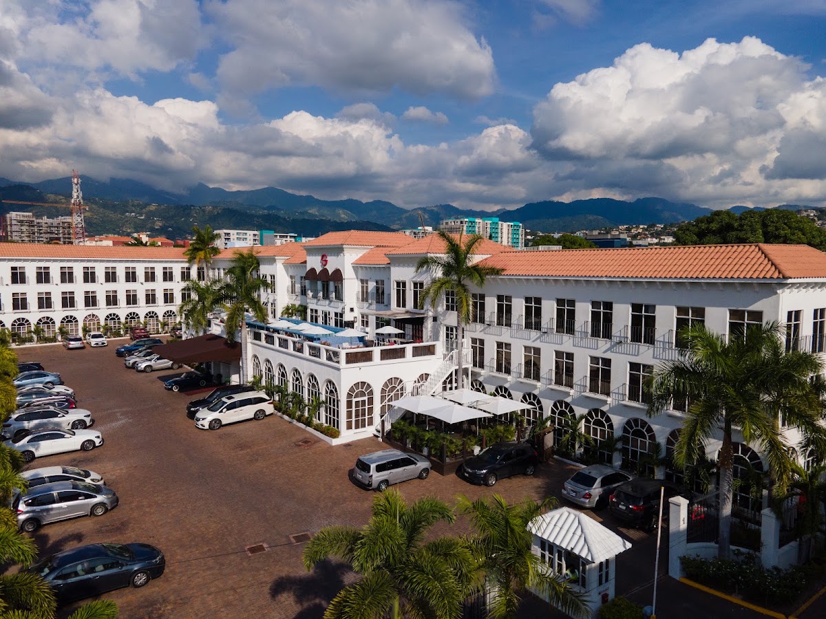 Kingston Jamaica Inn, Hôtels et palaces