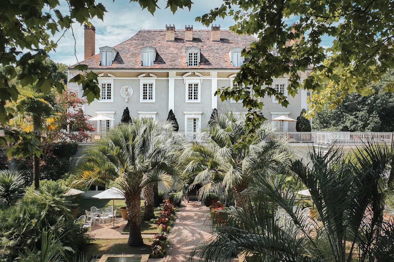 Les Prés d'Eugénie, Hôtels et palaces