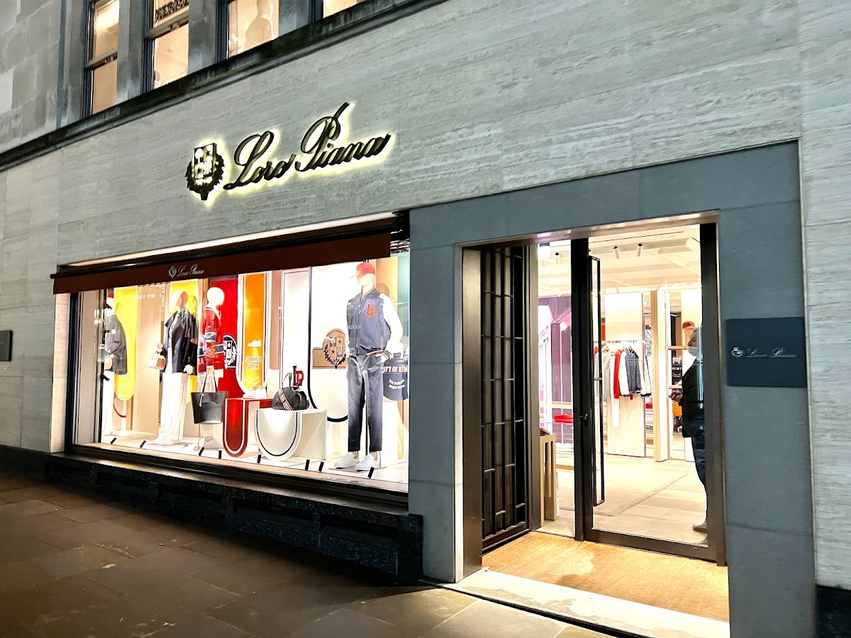 Loro Piana, Maisons de mode, à Londres