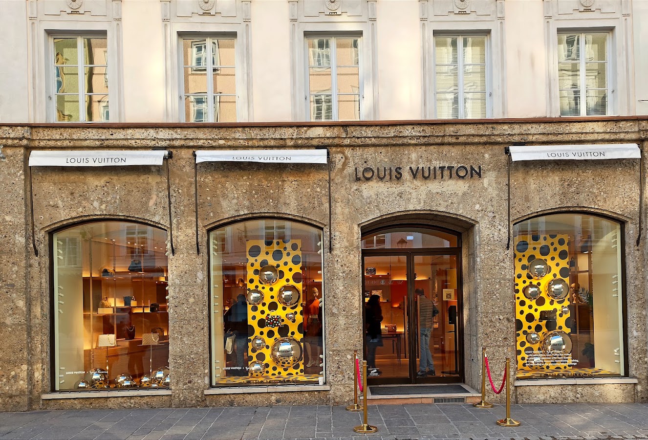 Louis Vuitton, Maisons de mode