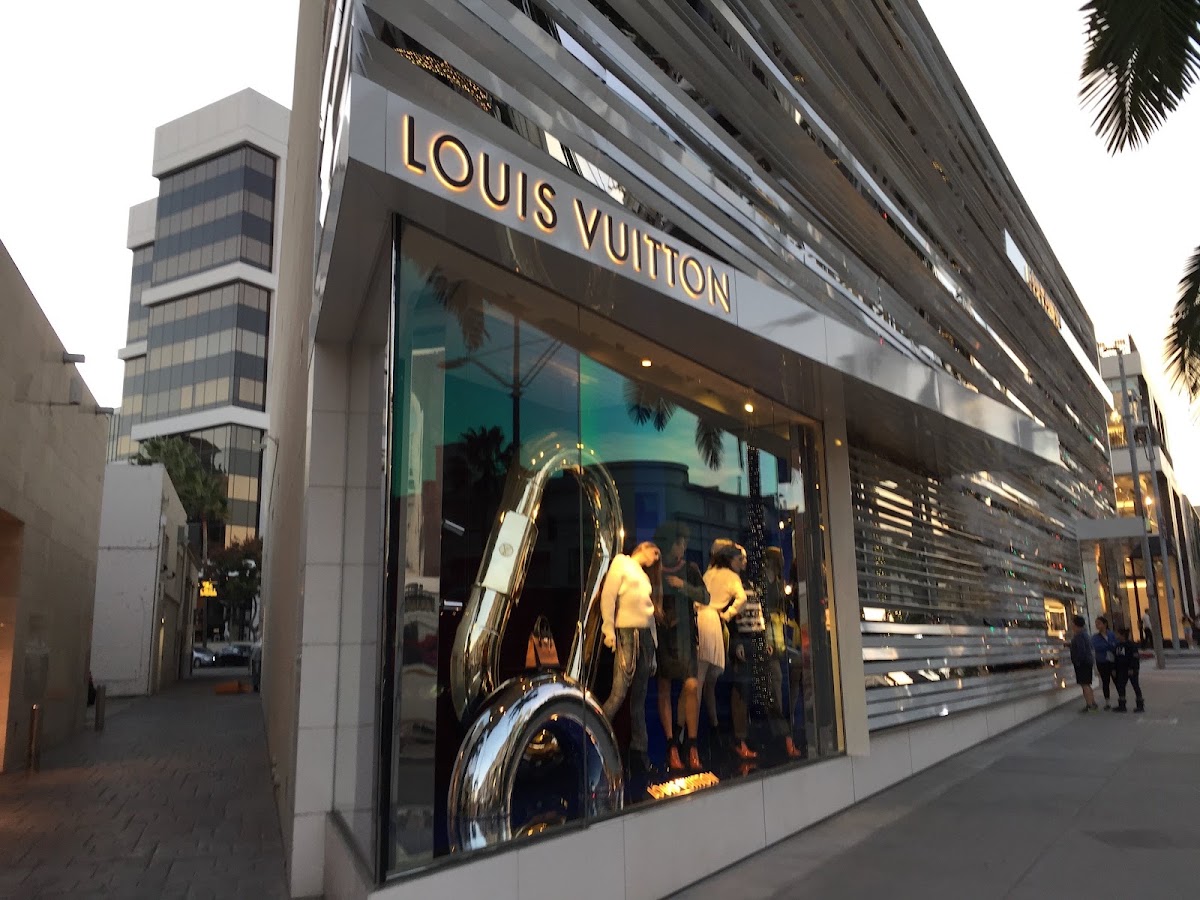 Louis Vuitton, Maisons de mode