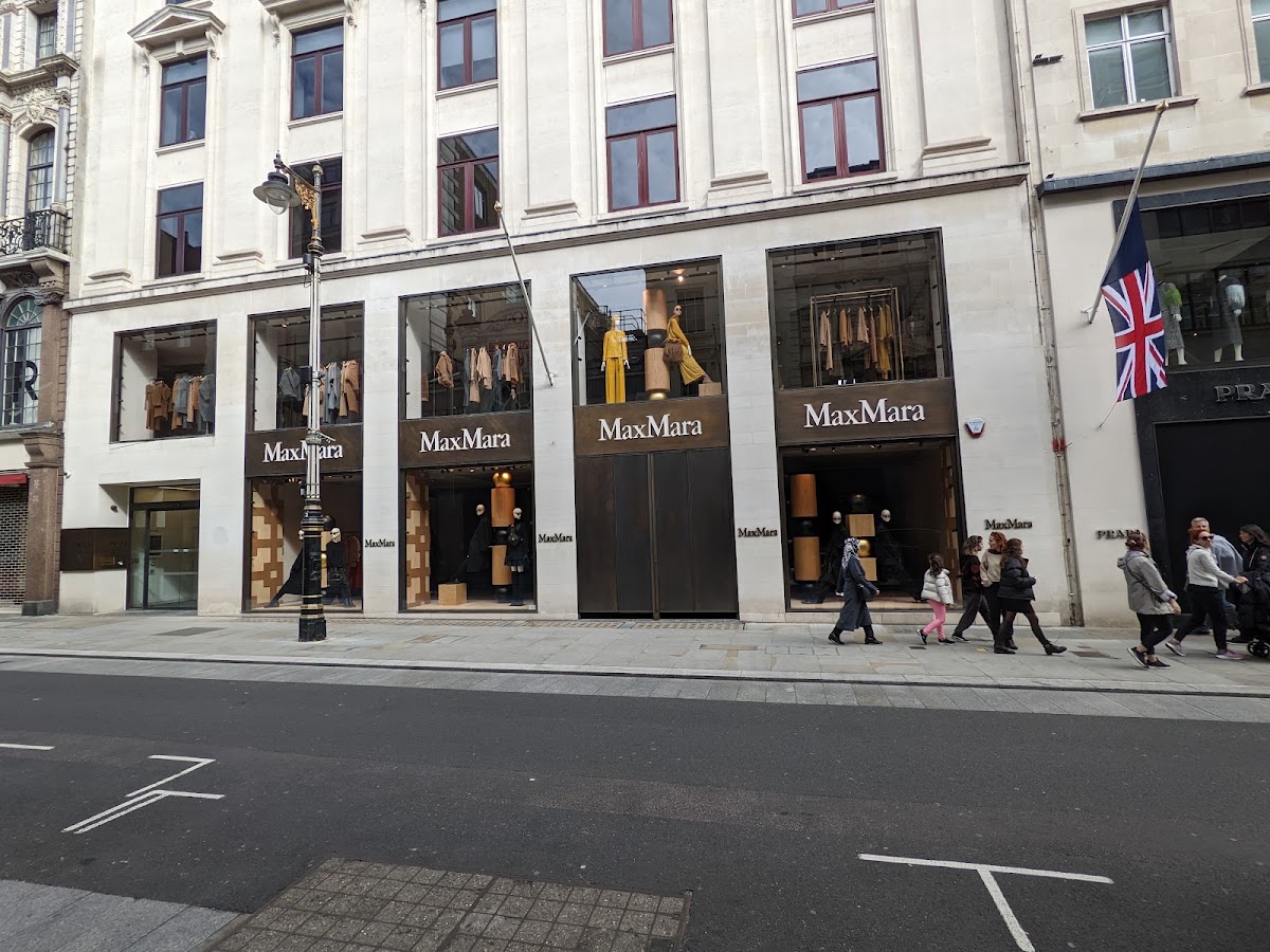 Max Mara, Maisons de mode, à Londres