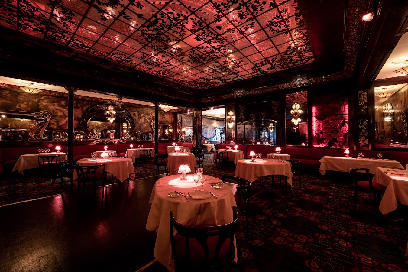 Maxim's Paris, à Paris