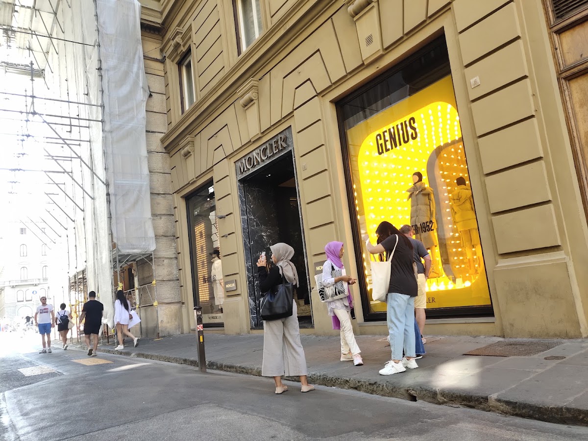 Moncler, Maisons de mode