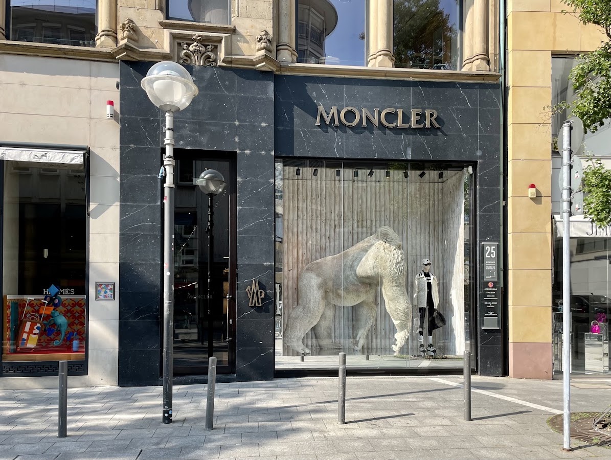 Moncler, Maisons de mode
