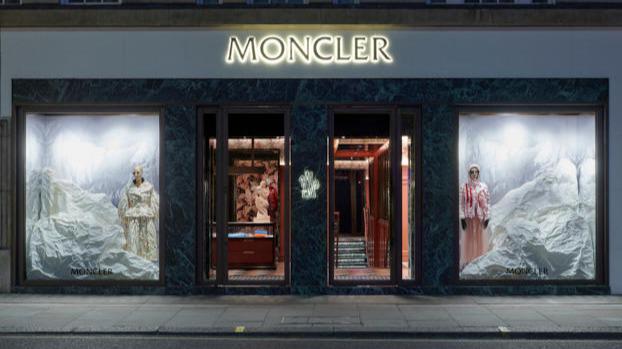 Moncler, Maisons de mode, à Londres