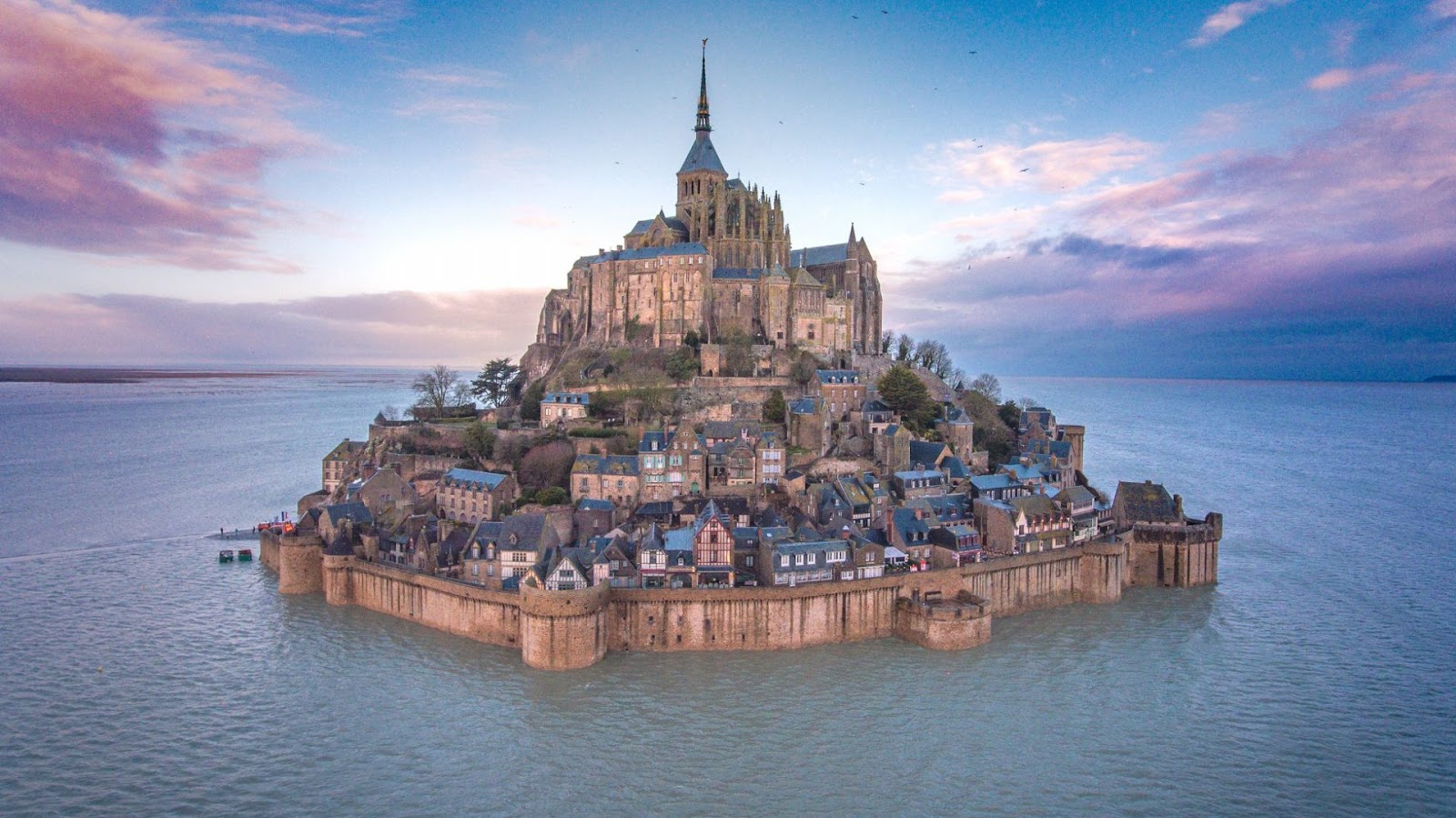 Mont Saint-Michel Normandy, Art et design
