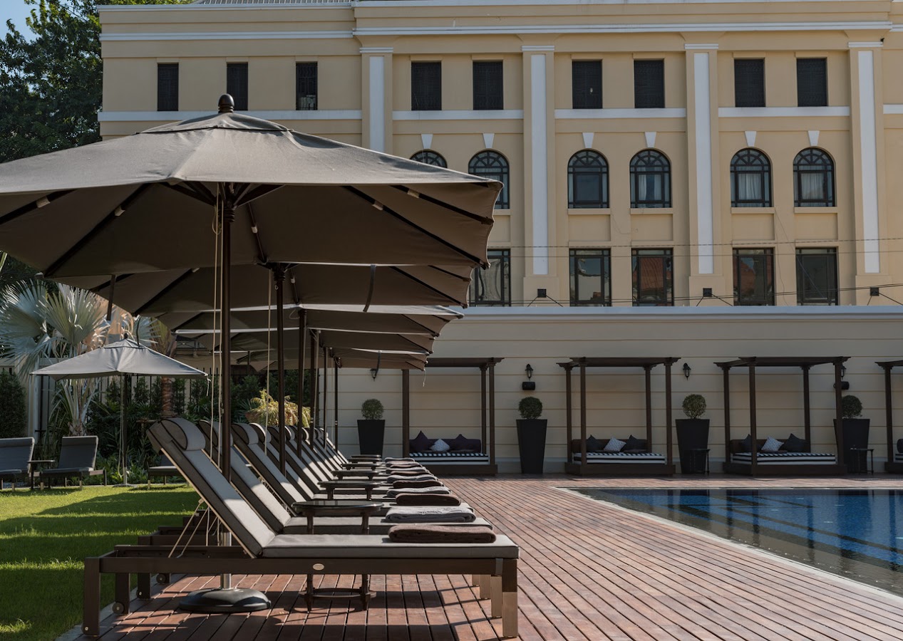 Myanmar Strand Hotel, Hôtels et palaces