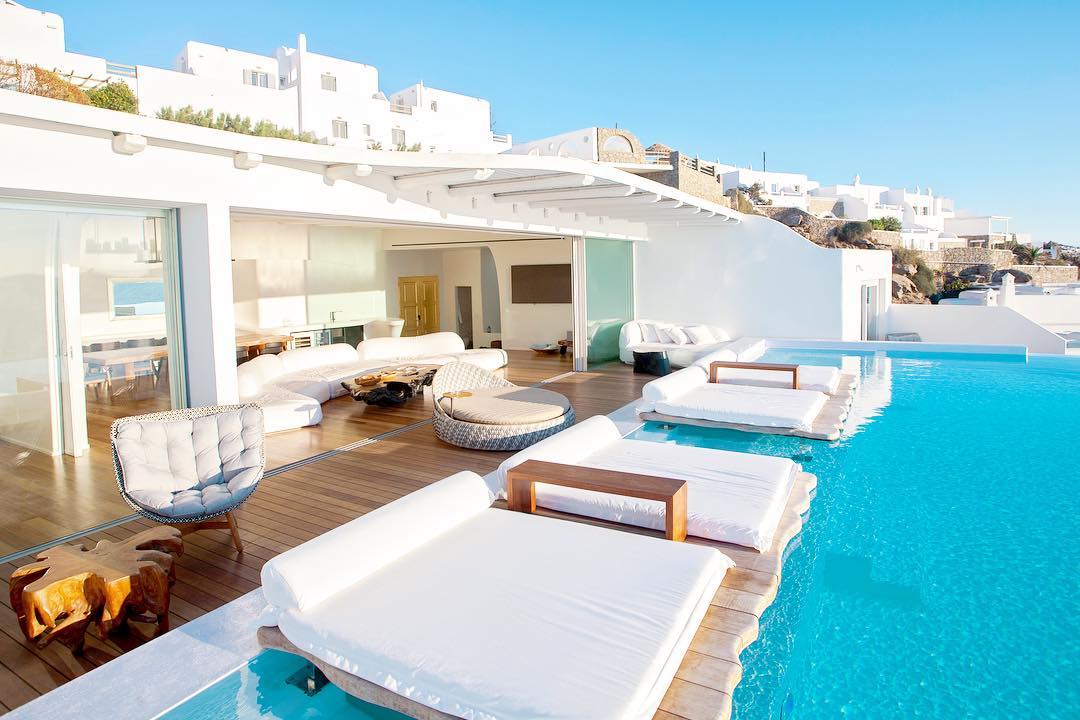Mykonos Cavo Tagoo, Hôtels et palaces
