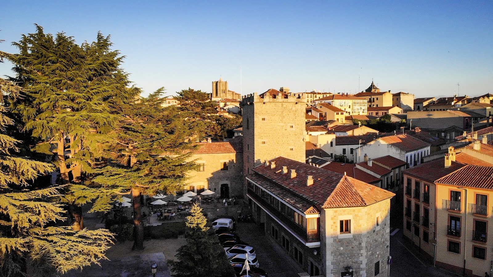 Parador Ávila, Hôtels et palaces